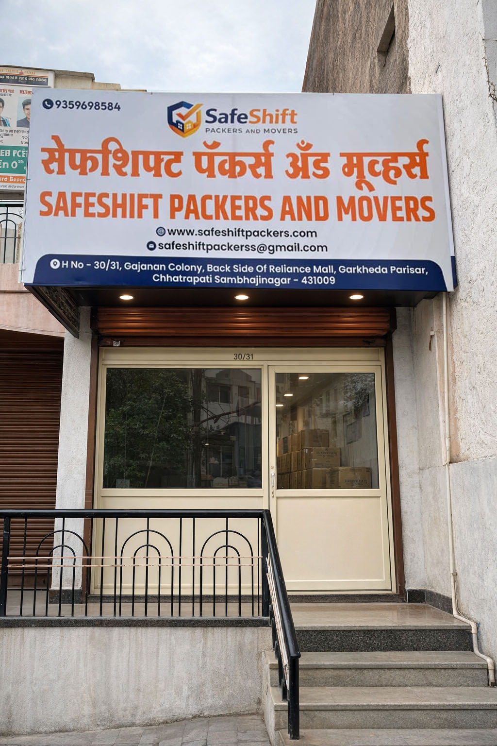SafeShift Packers and Movers team in Aurangabad ready for a home shifting assignment